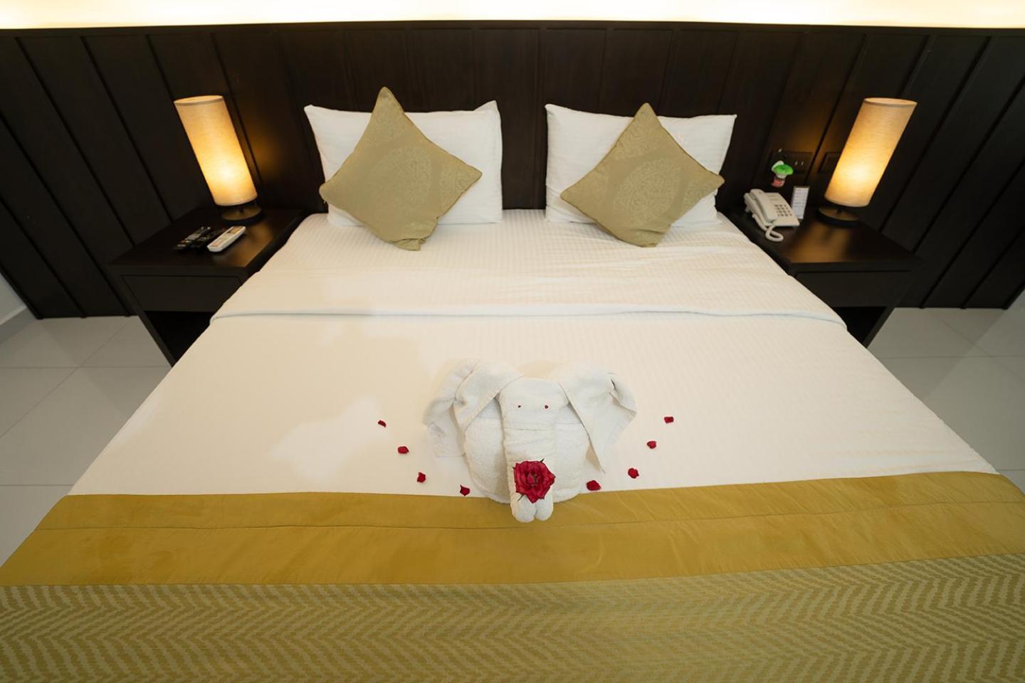 Good Wood Airport Hotel Katunayaka Kültér fotó